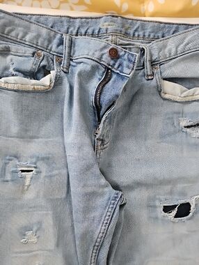 Light Blue Distressed Men’s Jeans -